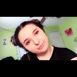 Meet your Posher, Avery